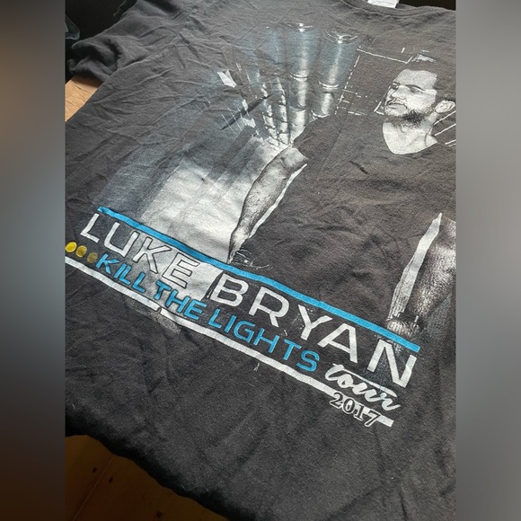 Luke Bryan Concert Tee Kill The Lights Tour 2017 Size Medium 100% Cotton - Picture 5 of 8